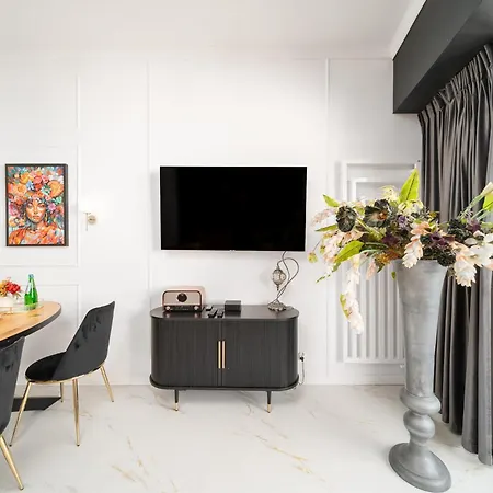 Ans Hanza Tower With Private Jacuzzi - Swimming Pool, Sauna, Jacuzzi, Viewing Terrace