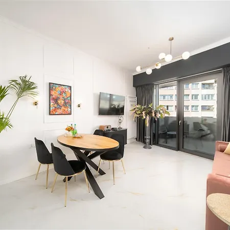 شقة Ans Hanza Tower With Private Jacuzzi - Swimming Pool, Sauna, Jacuzzi, Viewing Terrace