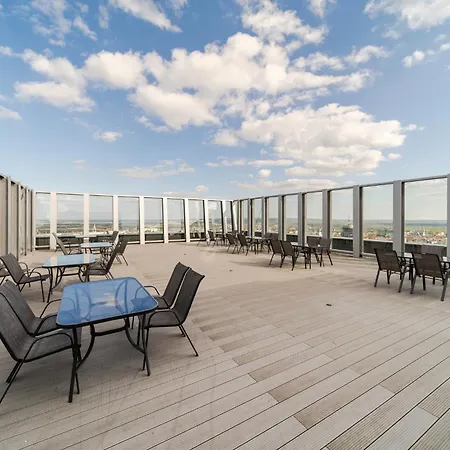 Διαμέρισμα Ans Hanza Tower With Private Jacuzzi - Swimming Pool, Sauna, Jacuzzi, Viewing Terrace