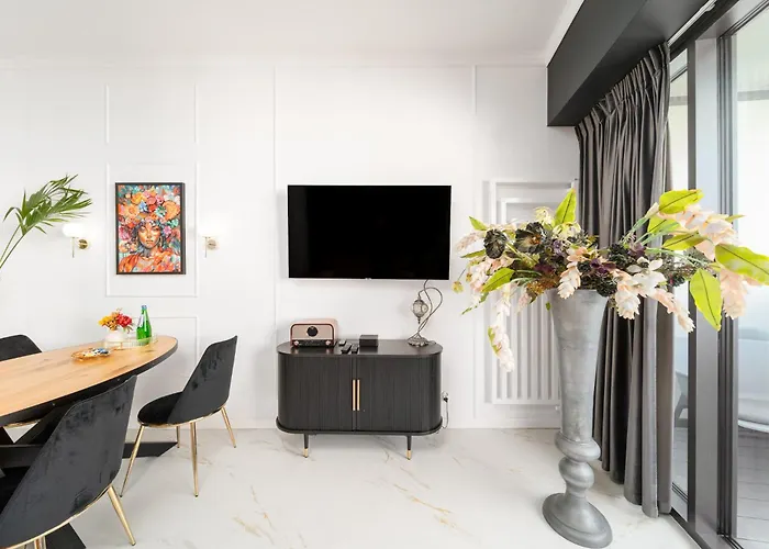 Ans Hanza Tower With Private Jacuzzi - Swimming Pool, Sauna, Jacuzzi, Viewing Terrace