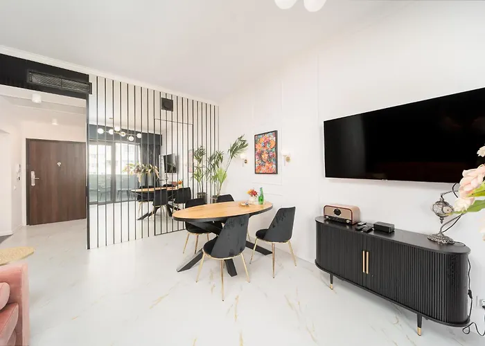 Ans Hanza Tower With Private Jacuzzi - Swimming Pool, Sauna, Jacuzzi, Viewing Terrace Apartment