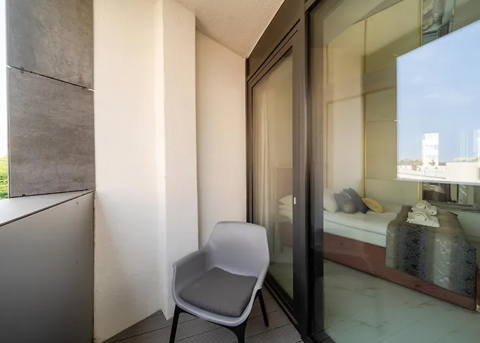 شقة Ans Hanza Tower With Private Jacuzzi - Swimming Pool, Sauna, Jacuzzi, Viewing Terrace شتشيتسين